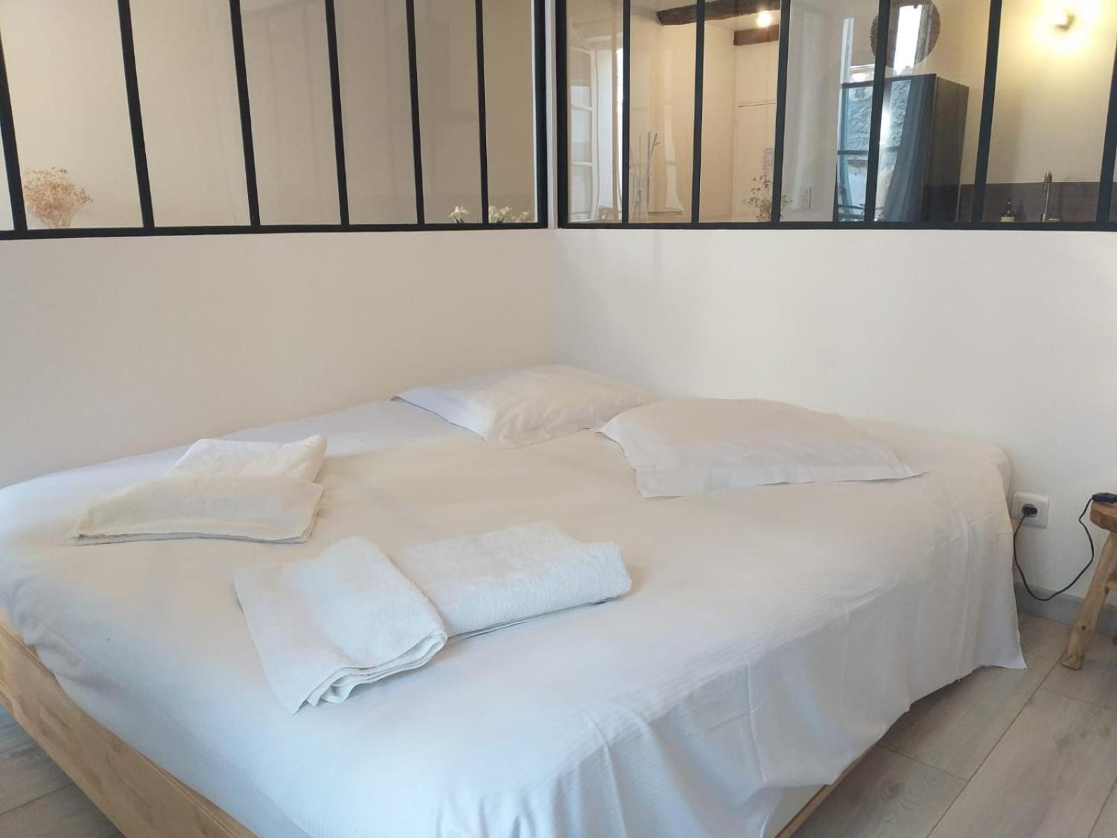 Beau Loft Au Coeur De Toulon Apartment Bagian luar foto